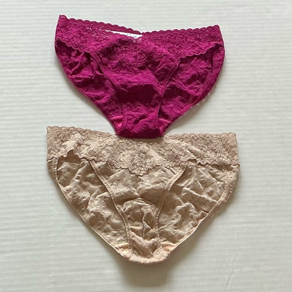 (2) HANKY PANKY Signature Lace Vikini panties